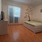Apartman Filis *